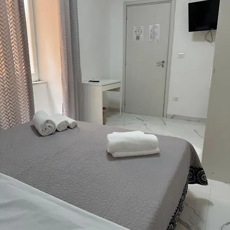 Casa Carmela Spaccanapoli بيت ضيافة نابولي